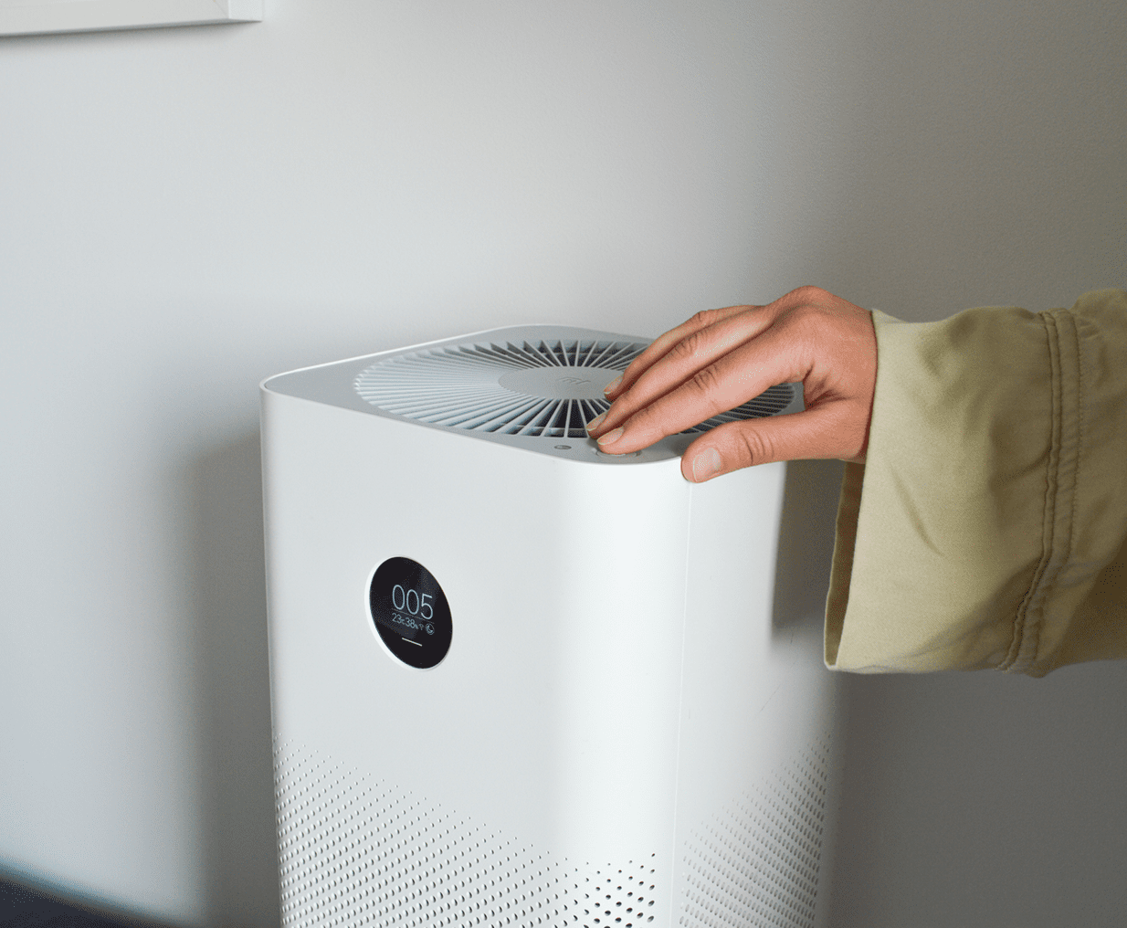 Touching control on air purifier